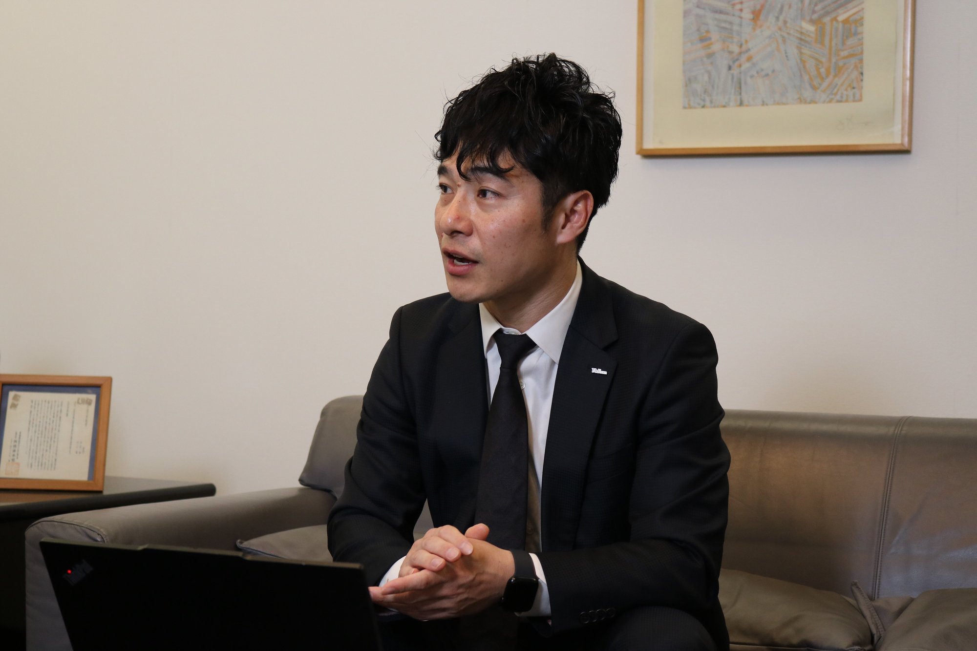 T&amp;K TOKAの西澤氏が、TOB後の経営改革とチャレンジを推奨する社内の風土について語る様子